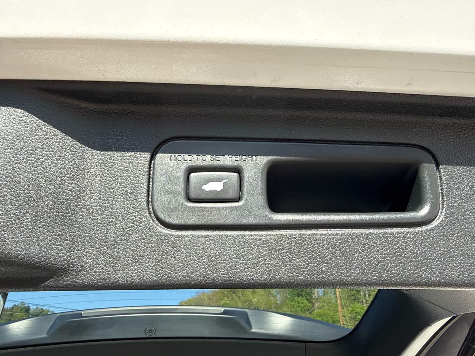 2023 Honda Pilot EX-L 8 Passenger Platinum White Pearl at Altoona Honda
