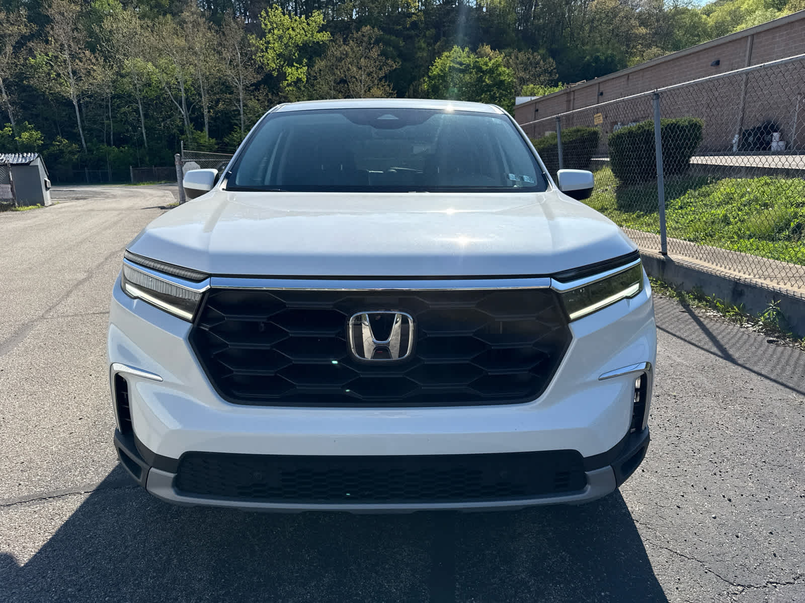 2023 Honda Pilot EX-L 8 Passenger Platinum White Pearl at Altoona Honda