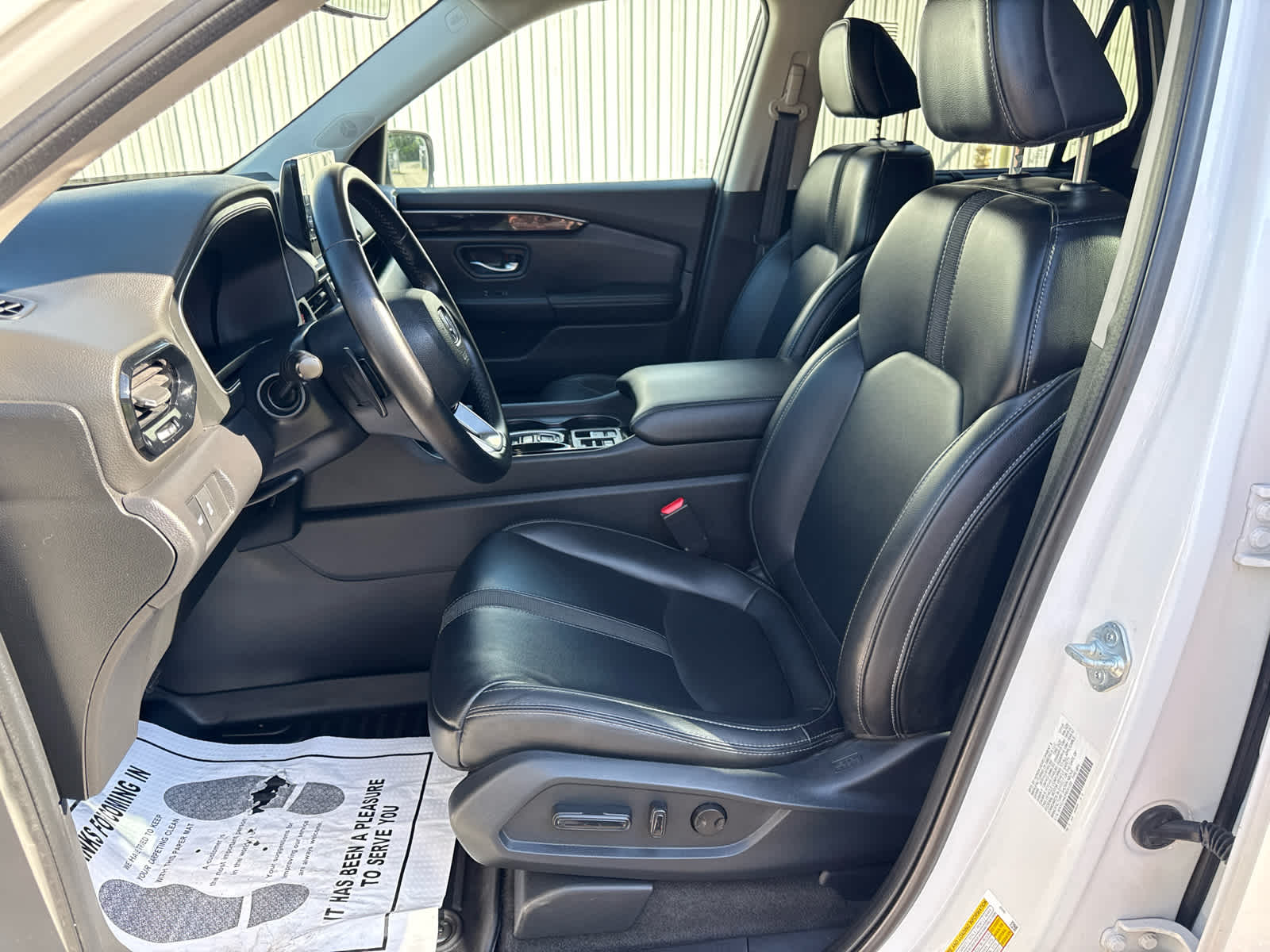 2023 Honda Pilot EX-L 8 Passenger Platinum White Pearl at Altoona Honda