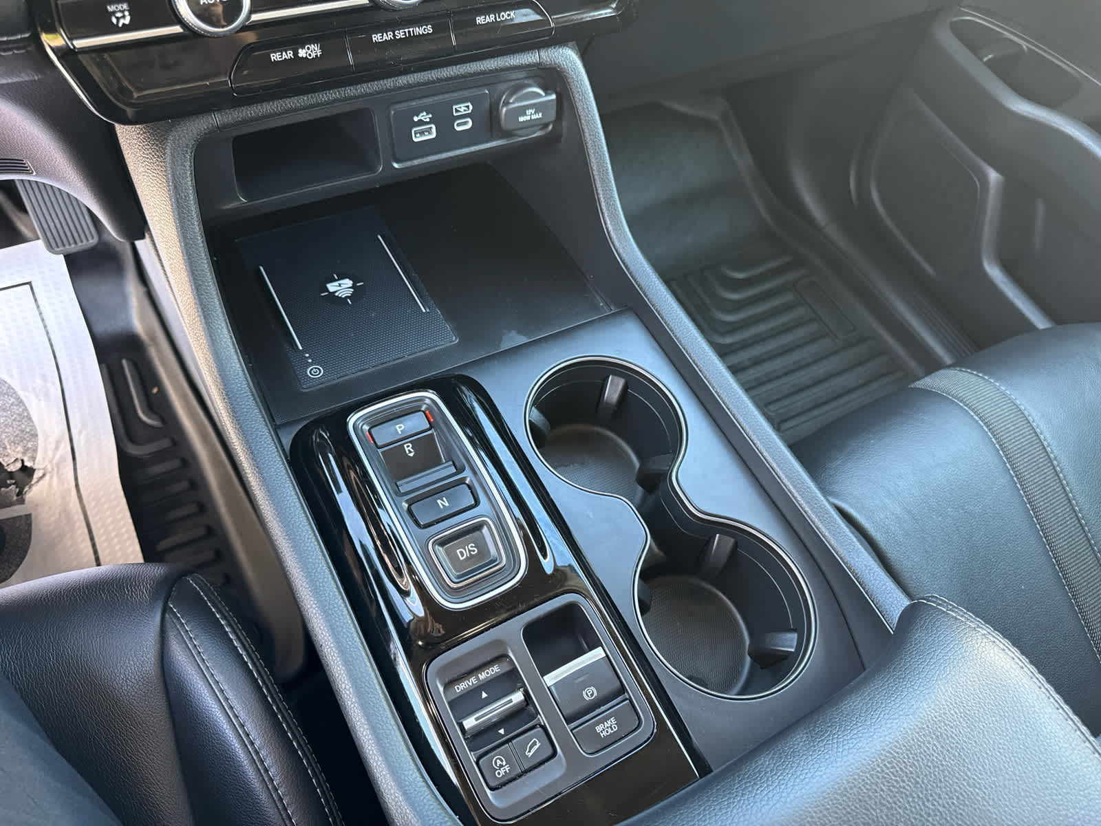 2023 Honda Pilot EX-L 8 Passenger Platinum White Pearl at Altoona Honda