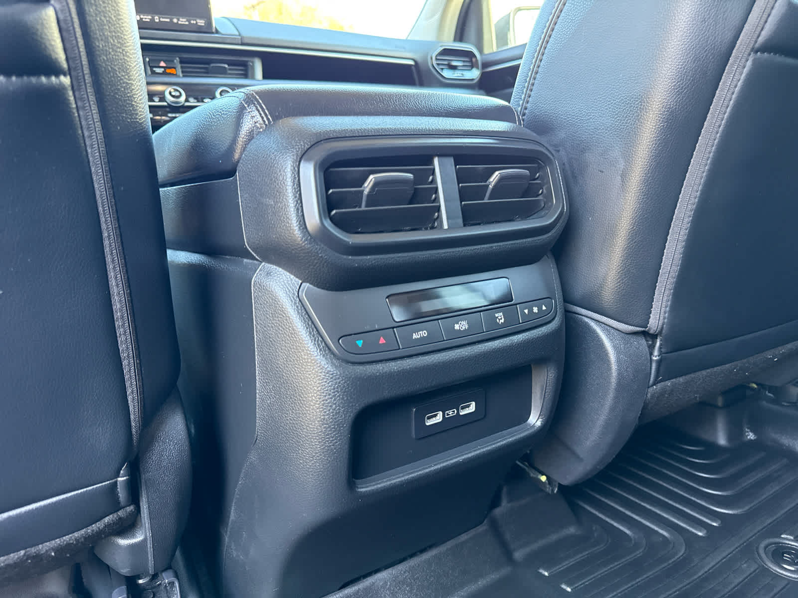 2023 Honda Pilot EX-L 8 Passenger Platinum White Pearl at Altoona Honda
