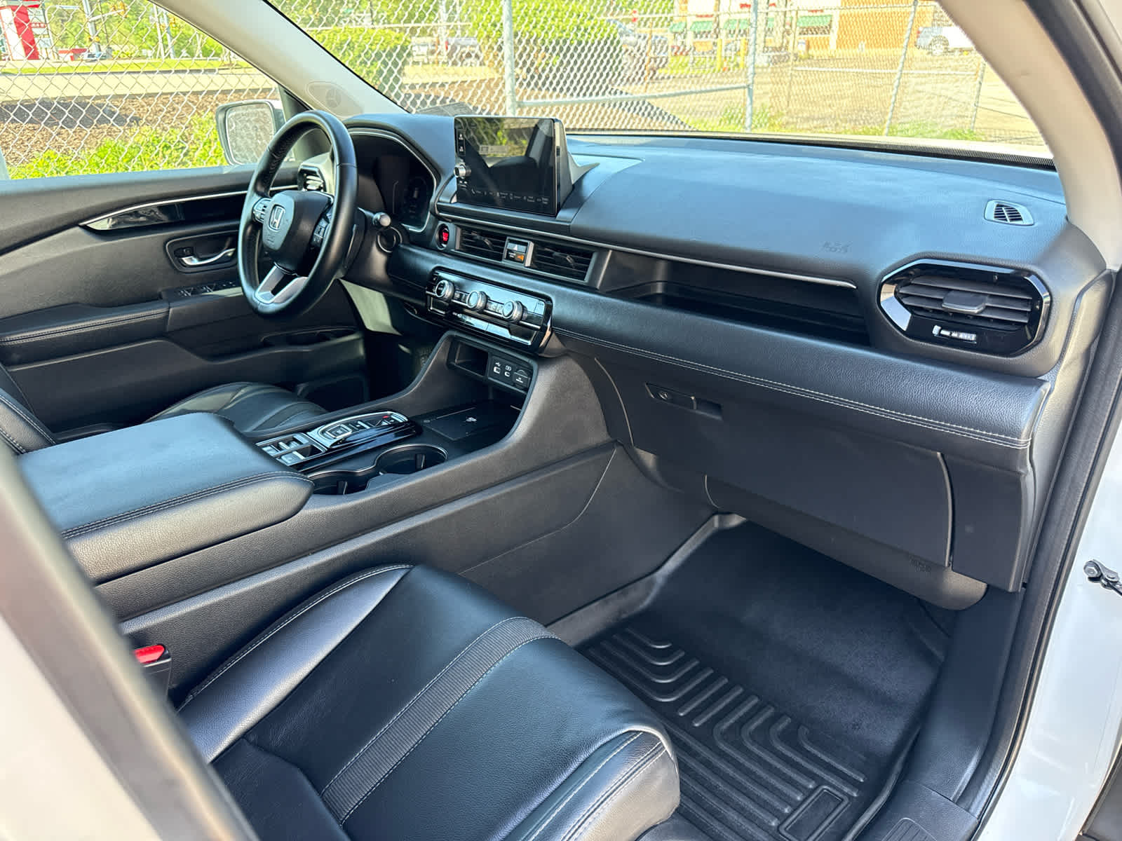 2023 Honda Pilot EX-L 8 Passenger Platinum White Pearl at Altoona Honda