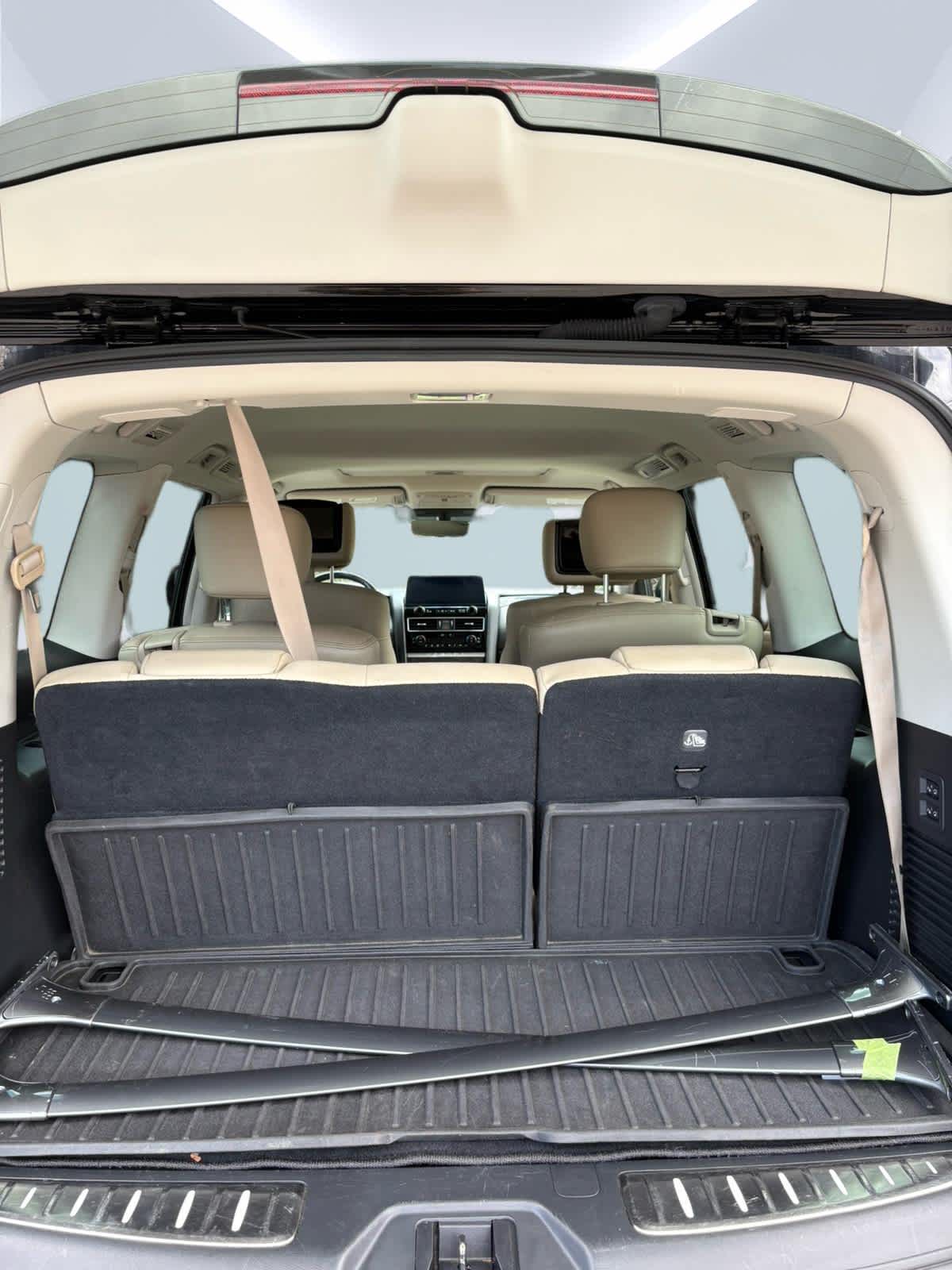 2022 Nissan Armada Platinum - 11