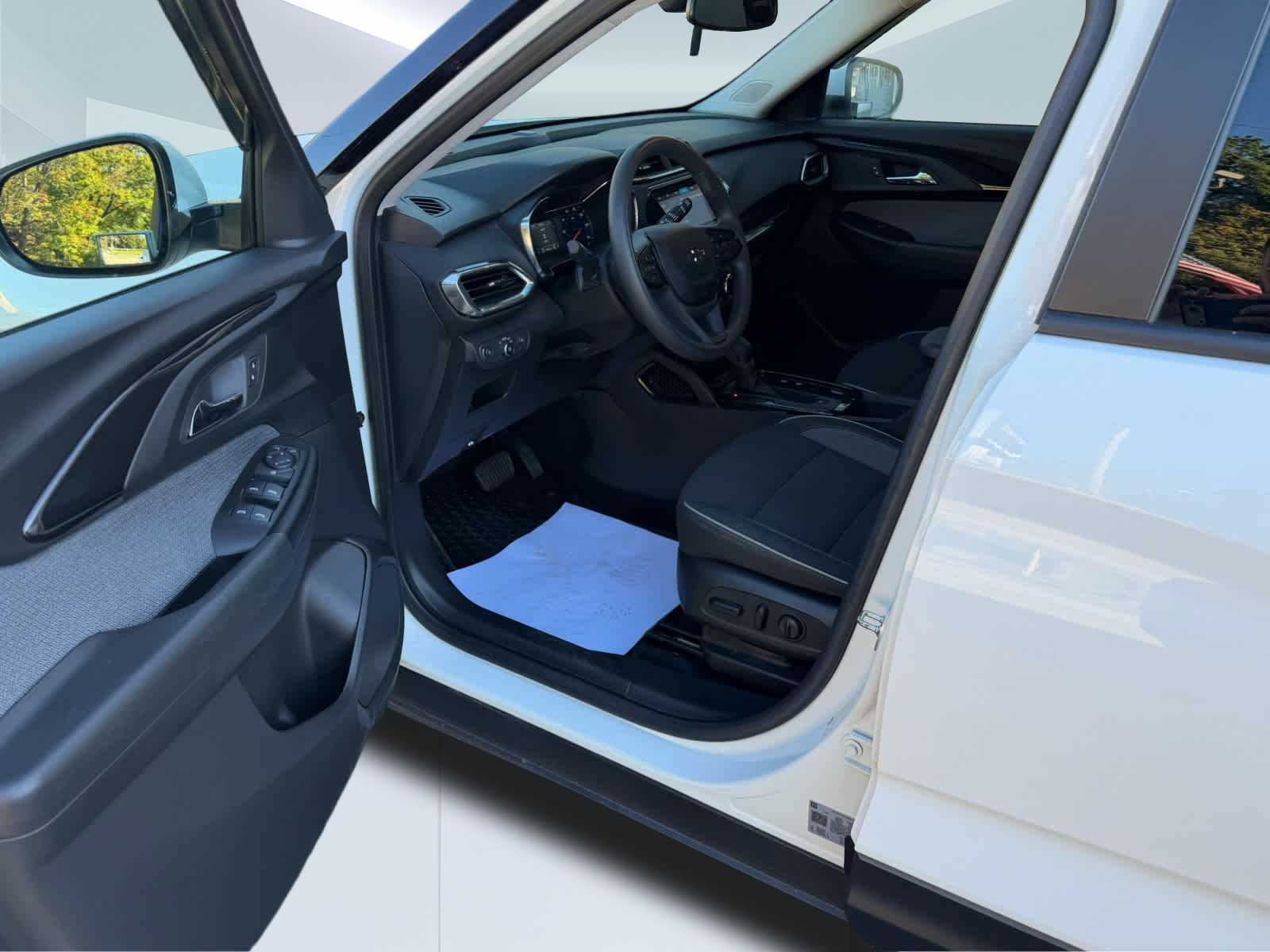 2023 Chevrolet Trailblazer photo 7 of 14