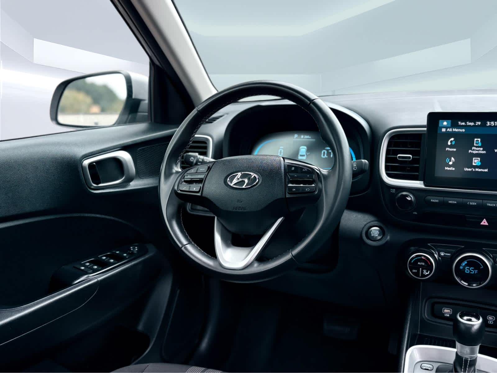 2025 Hyundai Venue photo 15 of 18