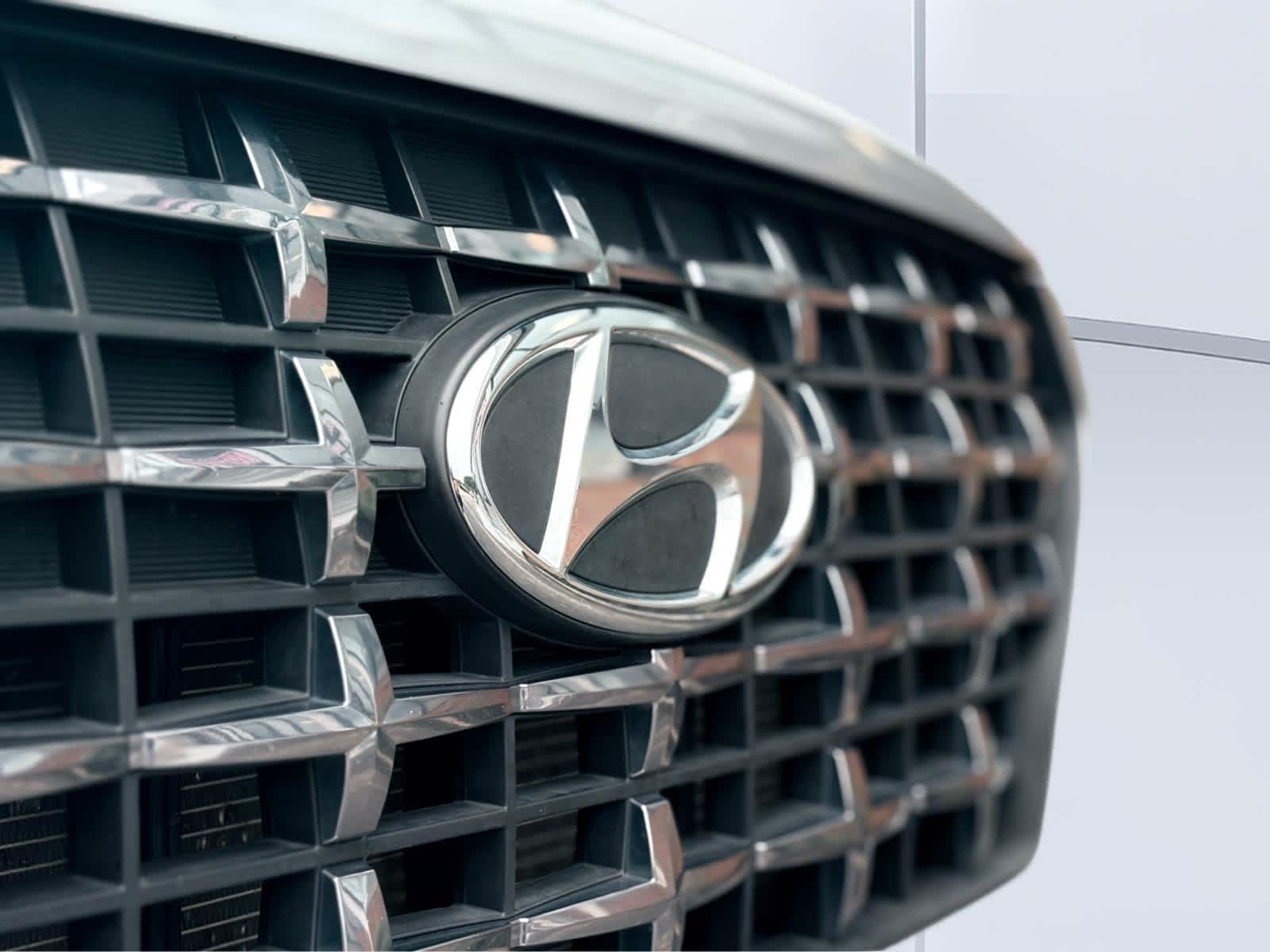 2025 Hyundai Venue photo 8 of 18