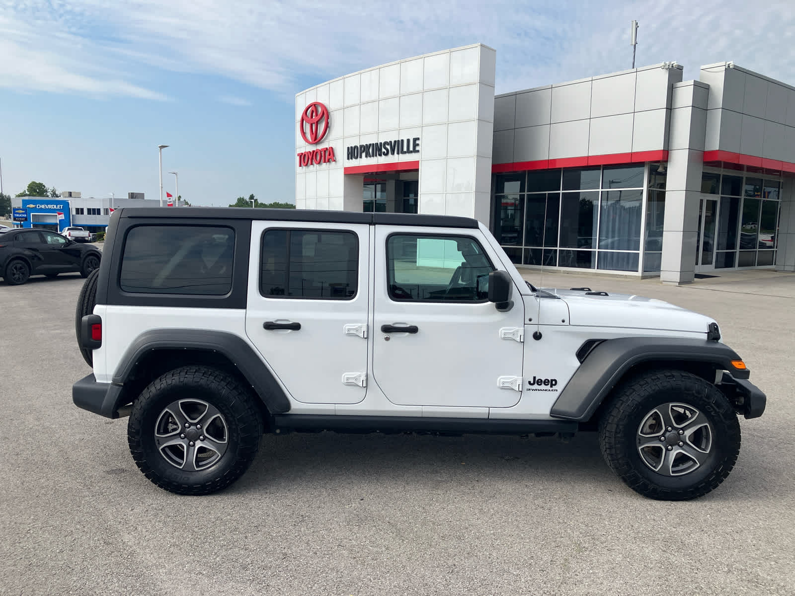 2023 Jeep Wrangler photo 8 of 40