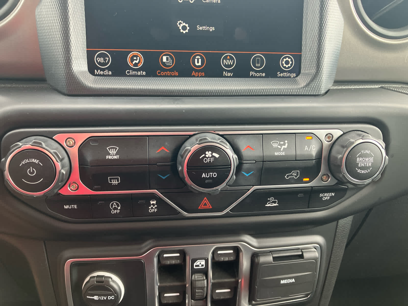2023 Jeep Wrangler photo 28 of 40