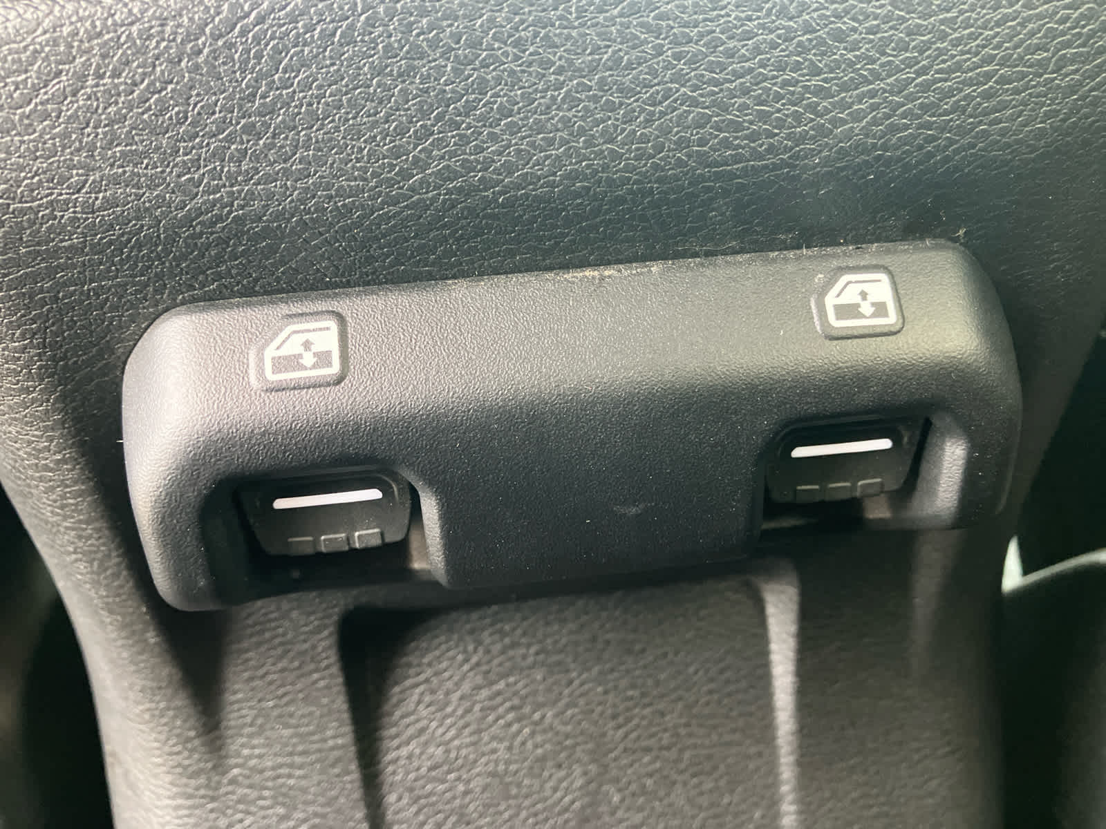 2023 Jeep Wrangler photo 38 of 40