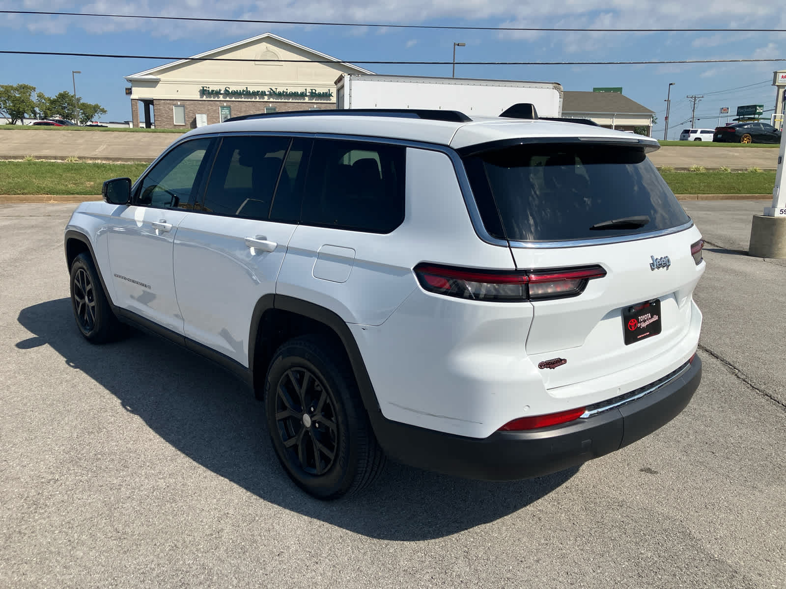 2023 Jeep Grand Cherokee L photo 5 of 42