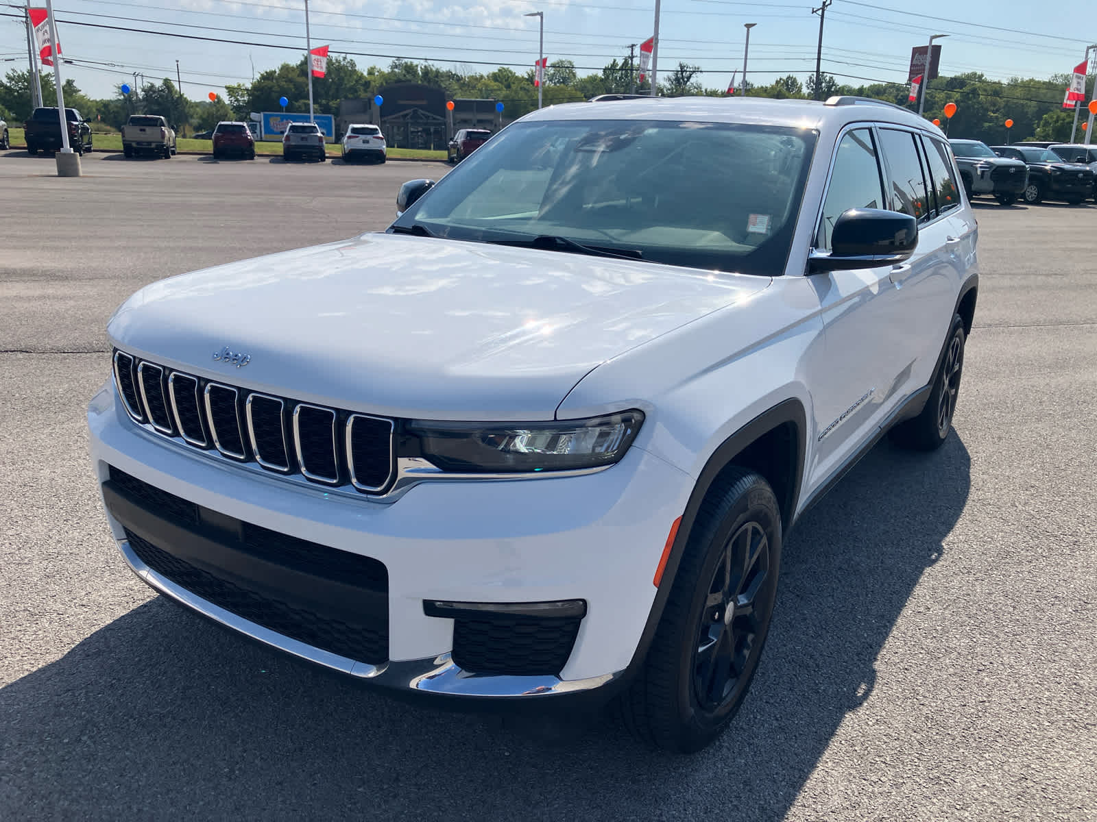 2023 Jeep Grand Cherokee L photo 3 of 42