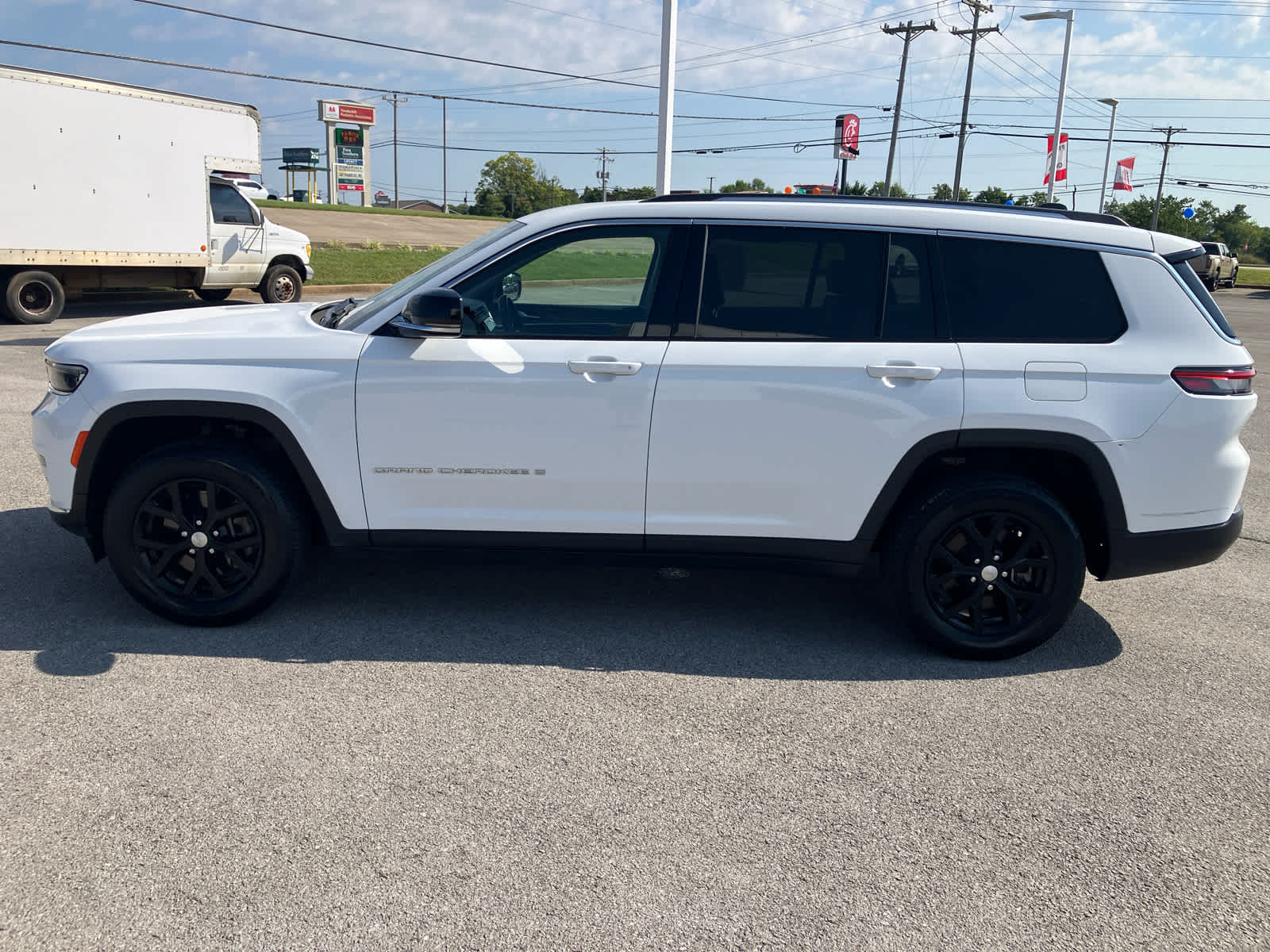 2023 Jeep Grand Cherokee L photo 4 of 42