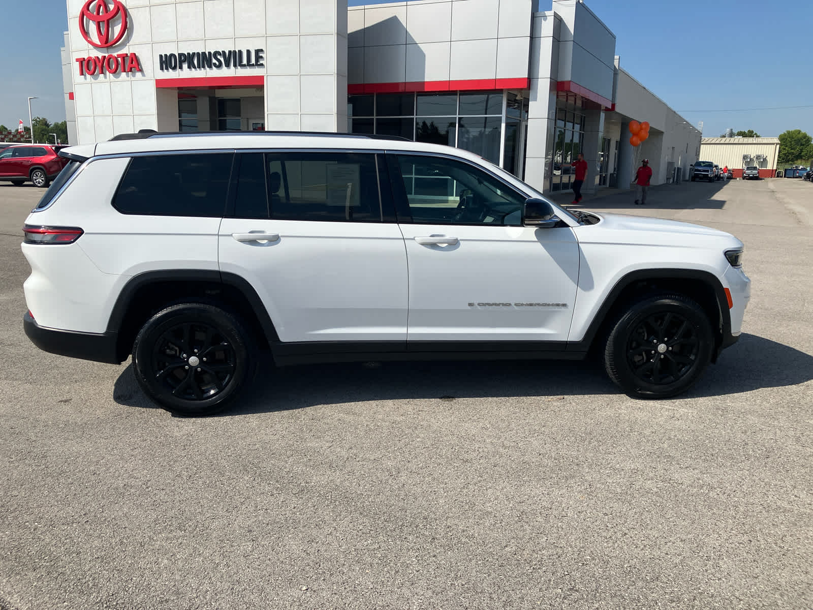 2023 Jeep Grand Cherokee L photo 8 of 42