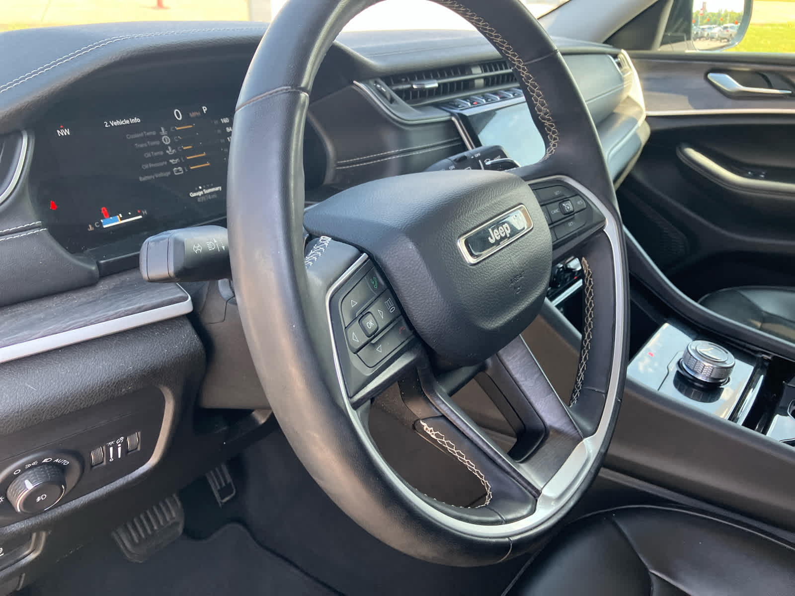 2023 Jeep Grand Cherokee L photo 9 of 42