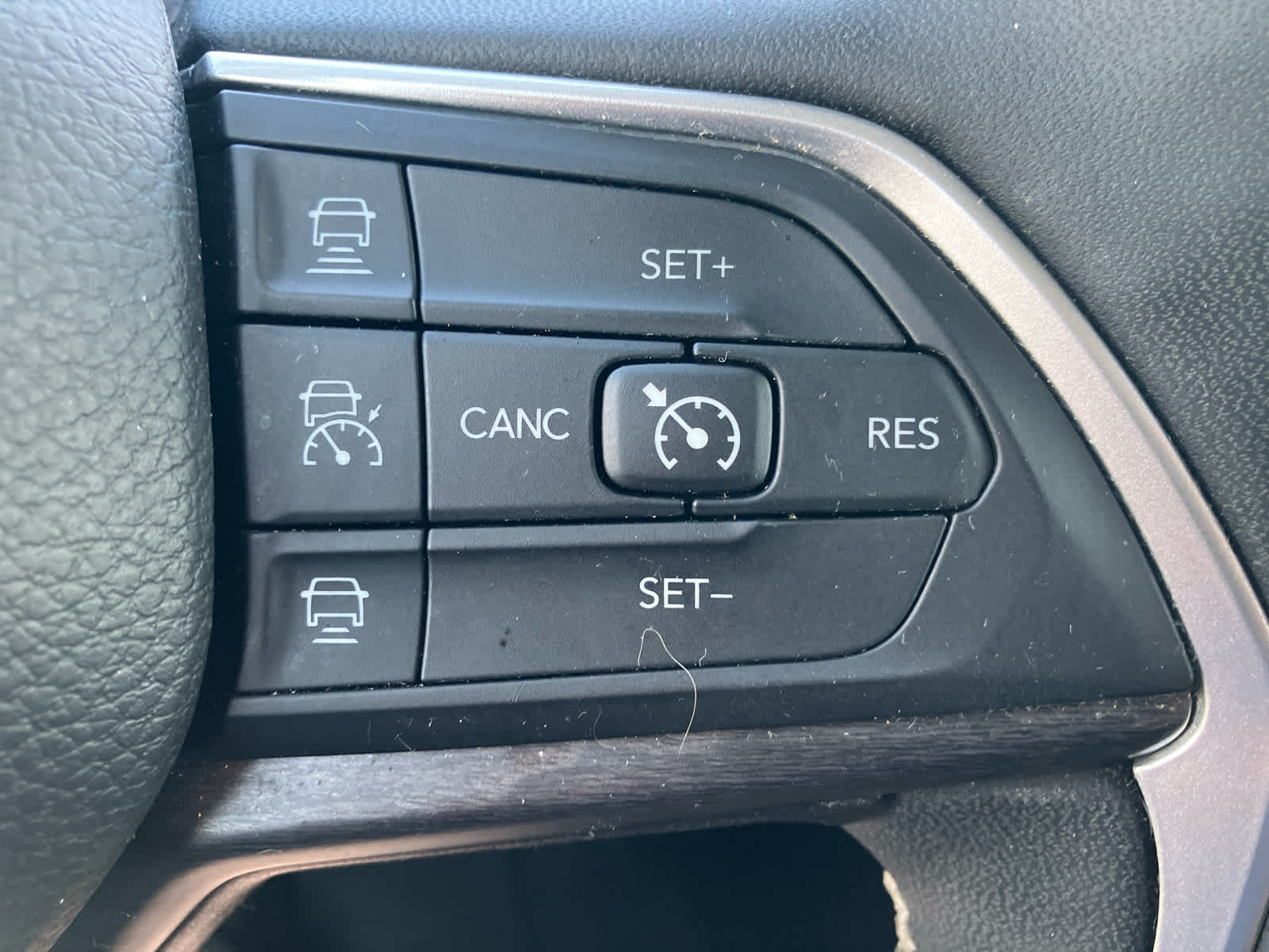 2023 Jeep Grand Cherokee L photo 21 of 42