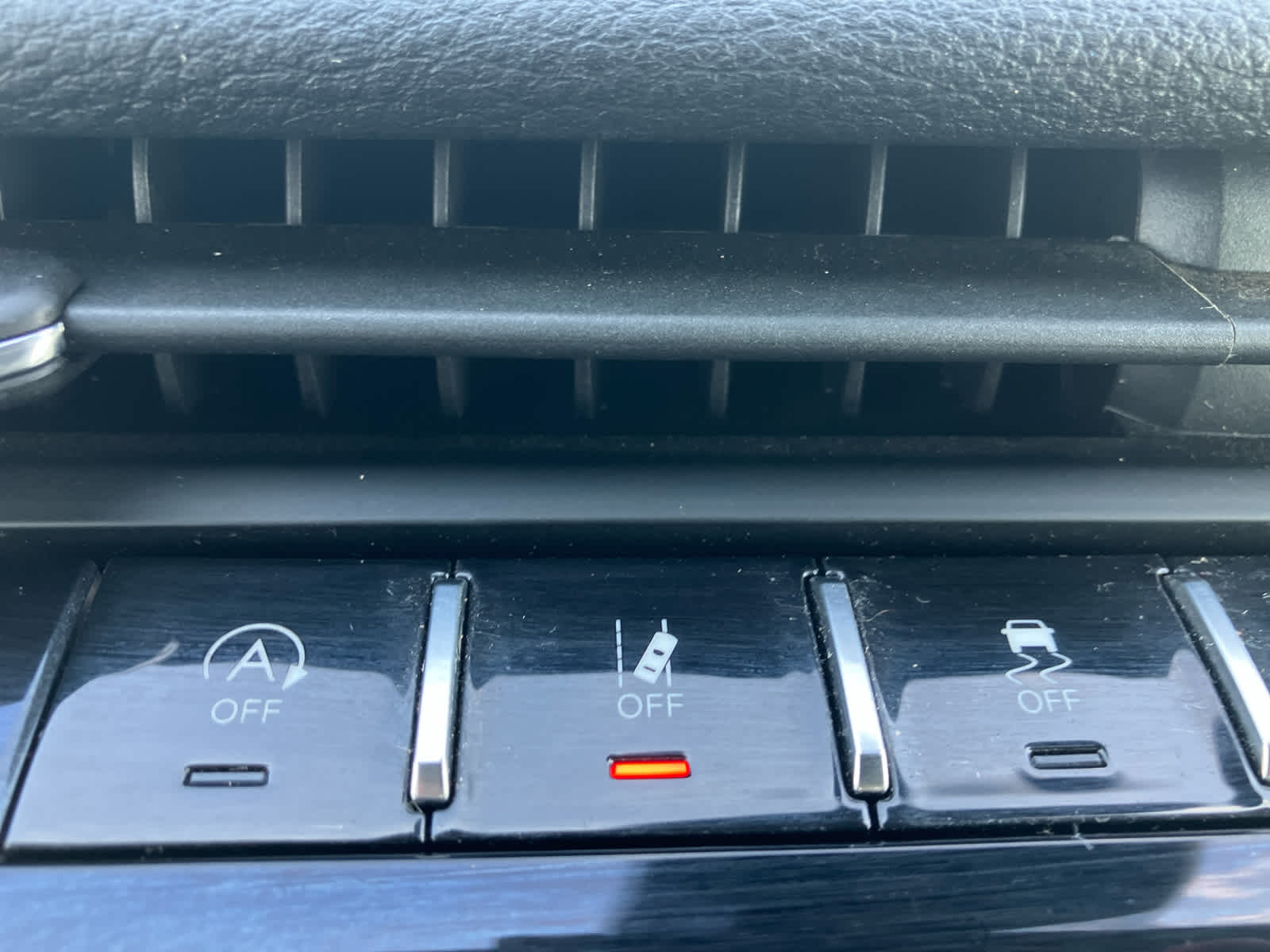 2023 Jeep Grand Cherokee L photo 24 of 42