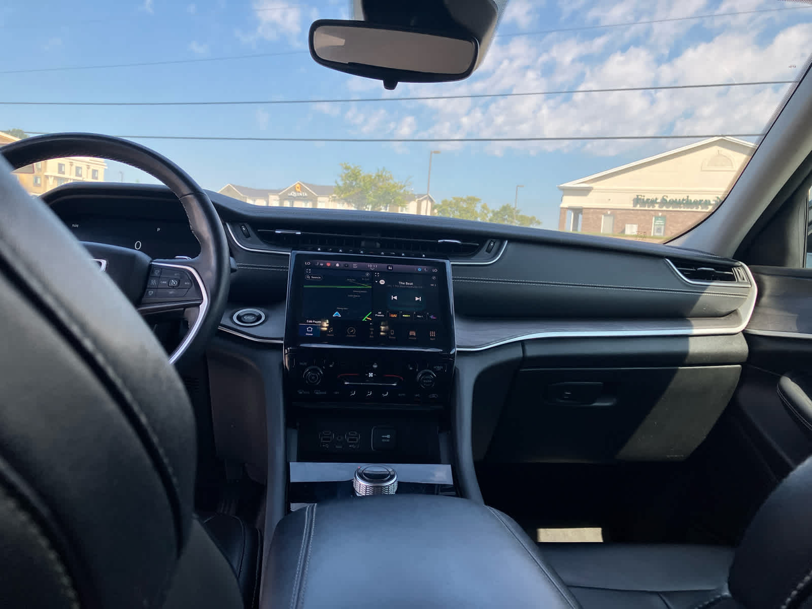 2023 Jeep Grand Cherokee L photo 38 of 42