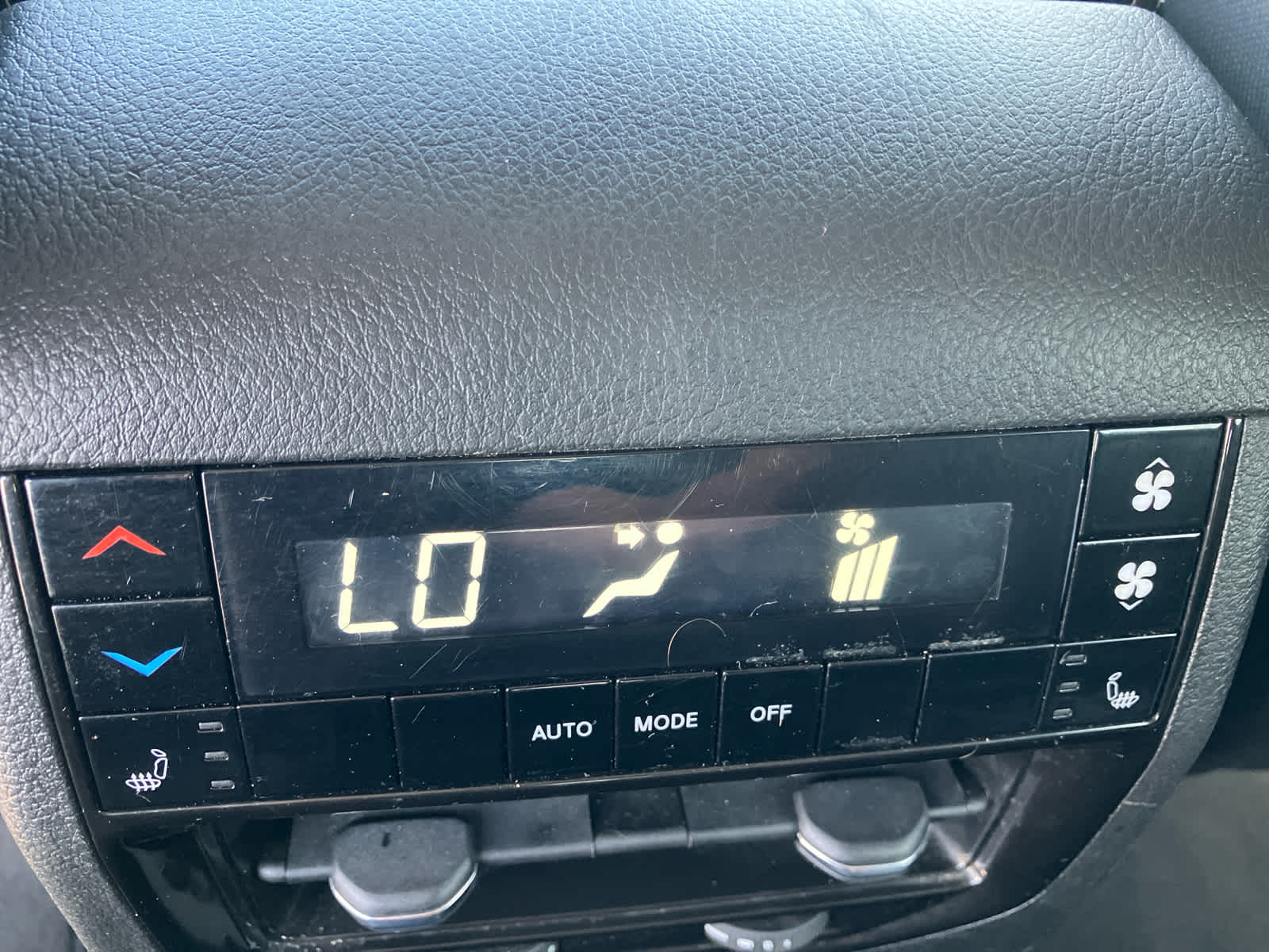 2023 Jeep Grand Cherokee L photo 39 of 42
