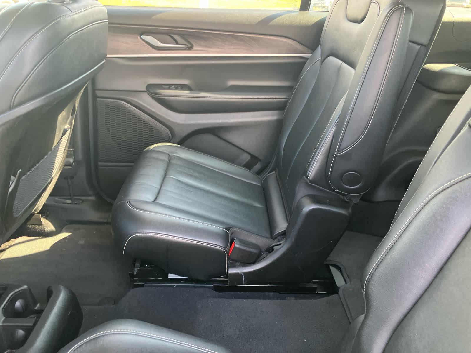 2023 Jeep Grand Cherokee L photo 41 of 42