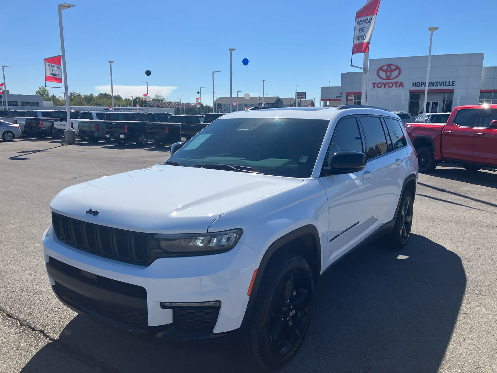 2025 Jeep Grand Cherokee L photo 3 of 41