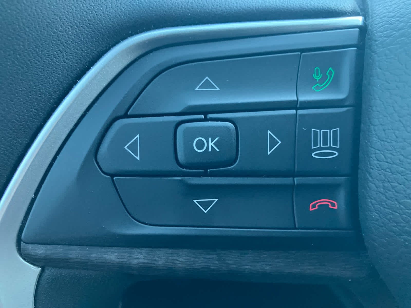 2025 Jeep Grand Cherokee L photo 17 of 41