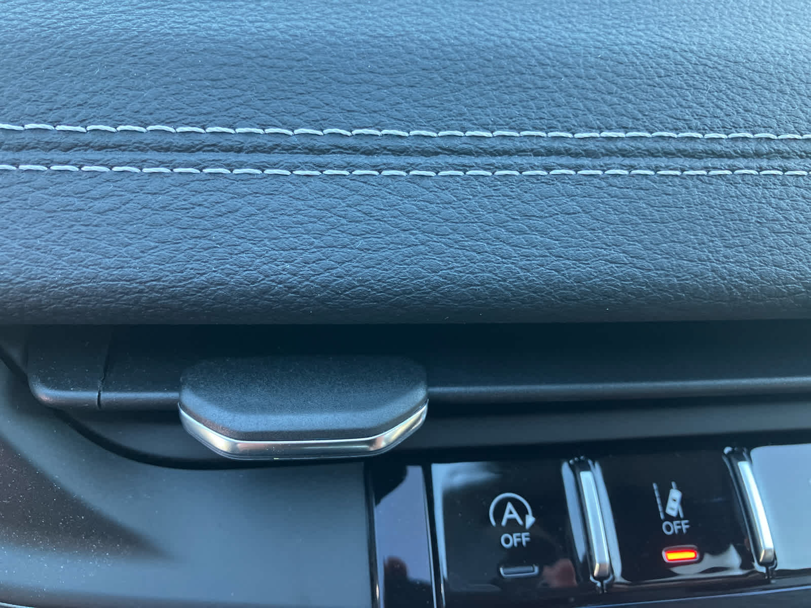 2025 Jeep Grand Cherokee L photo 23 of 41
