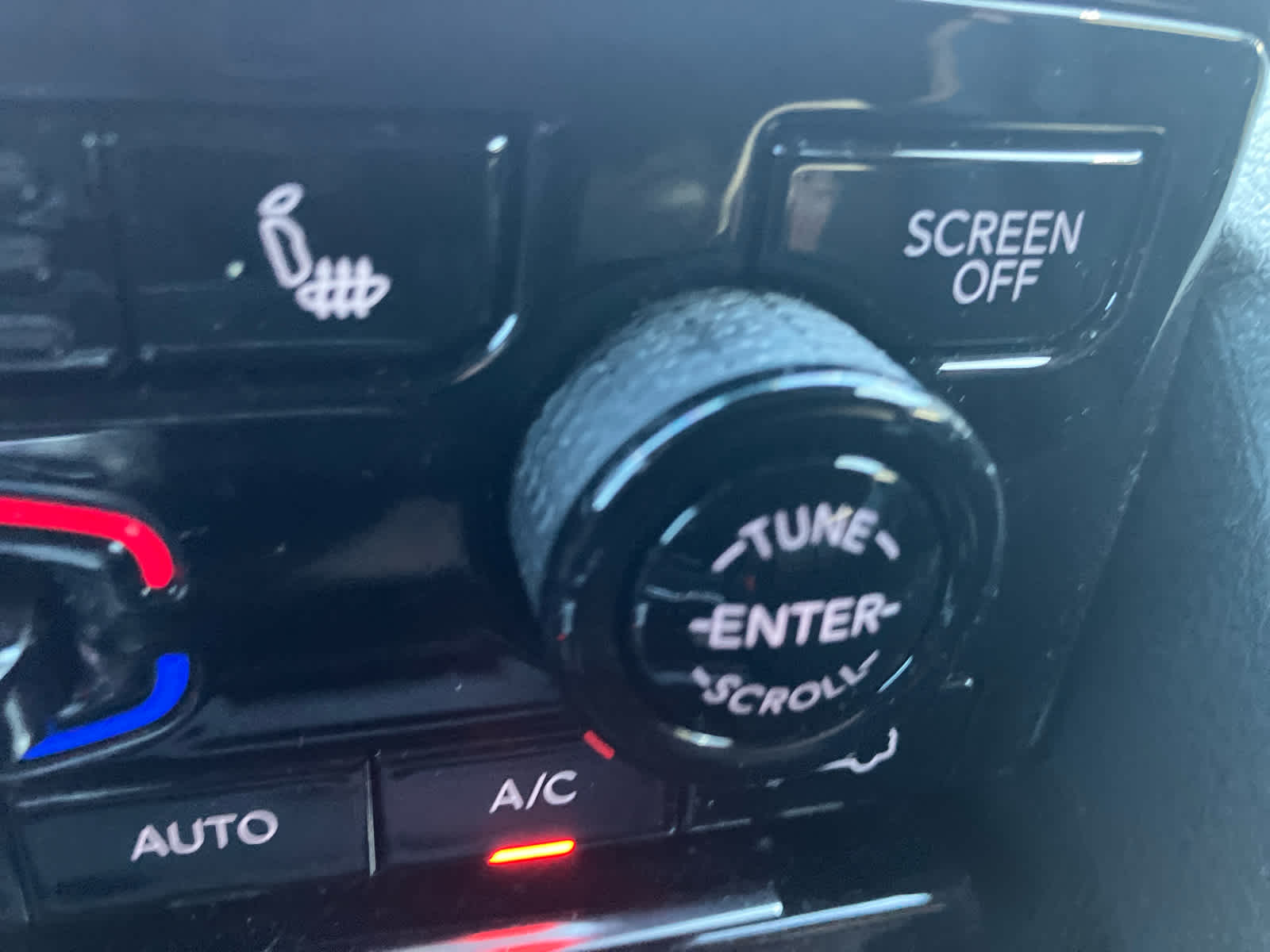 2025 Jeep Grand Cherokee L photo 32 of 41