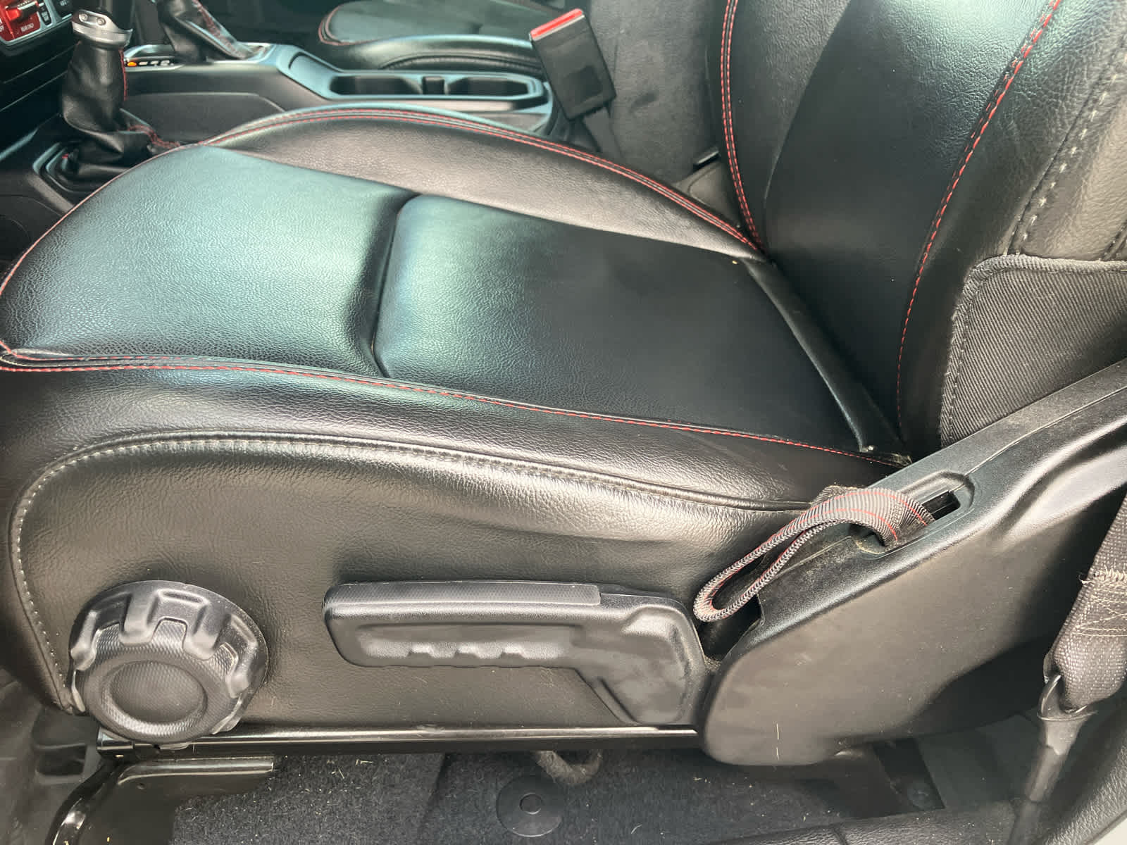 2022 Jeep Gladiator photo 12 of 41