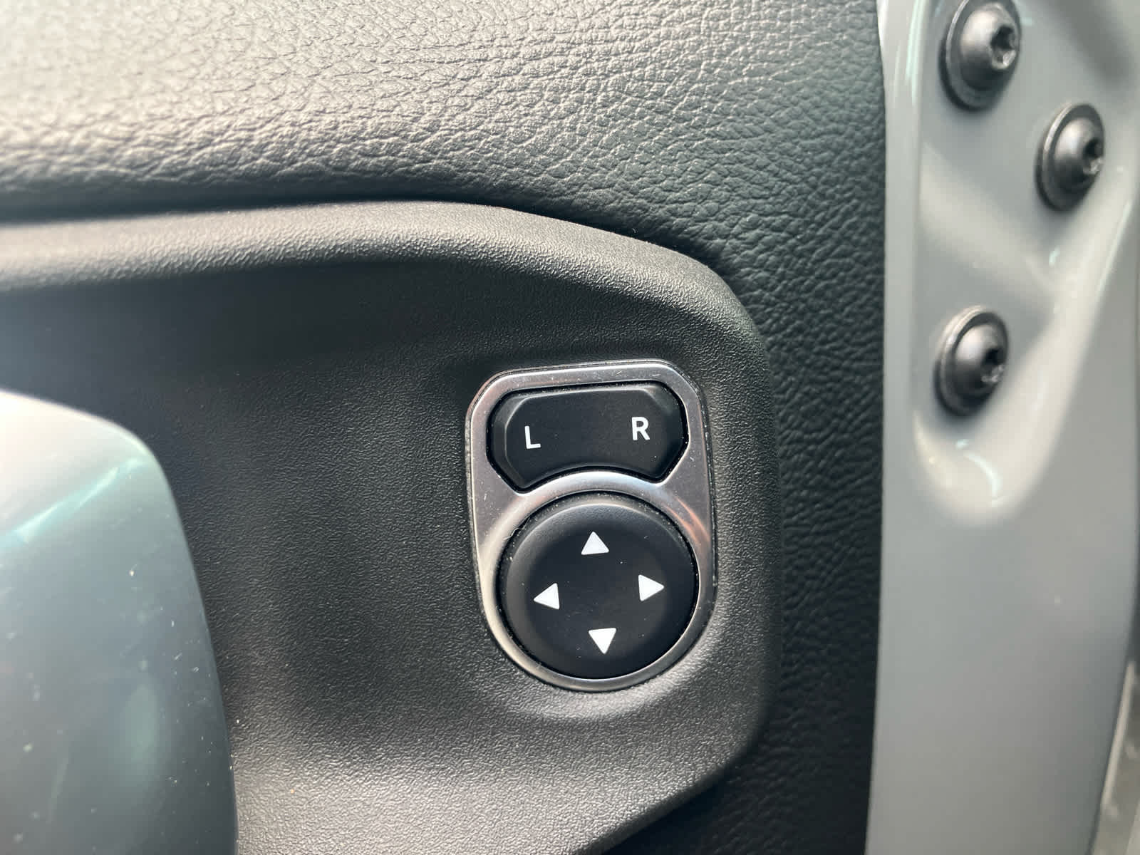 2022 Jeep Gladiator photo 13 of 41