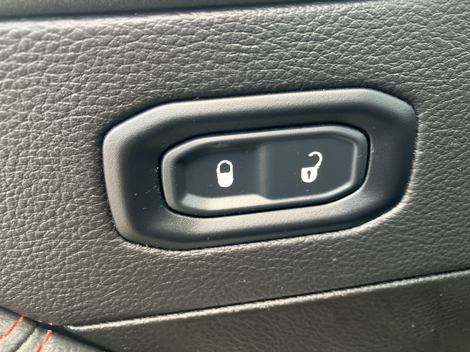 2022 Jeep Gladiator photo 14 of 41