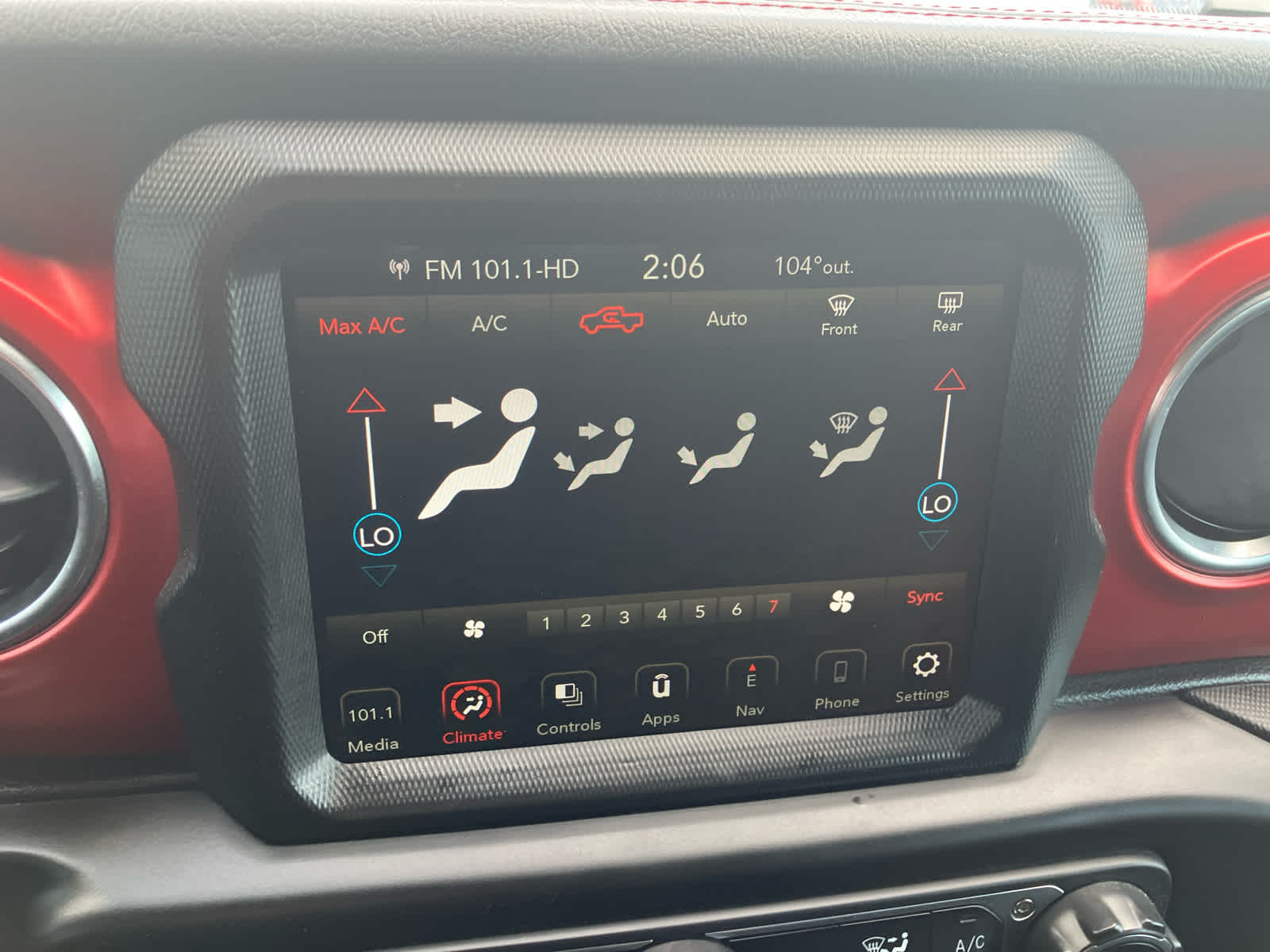 2022 Jeep Gladiator photo 22 of 41