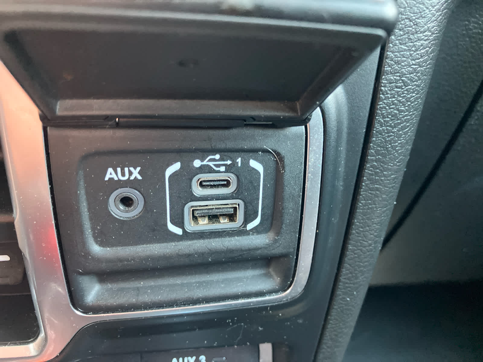 2022 Jeep Gladiator photo 33 of 41