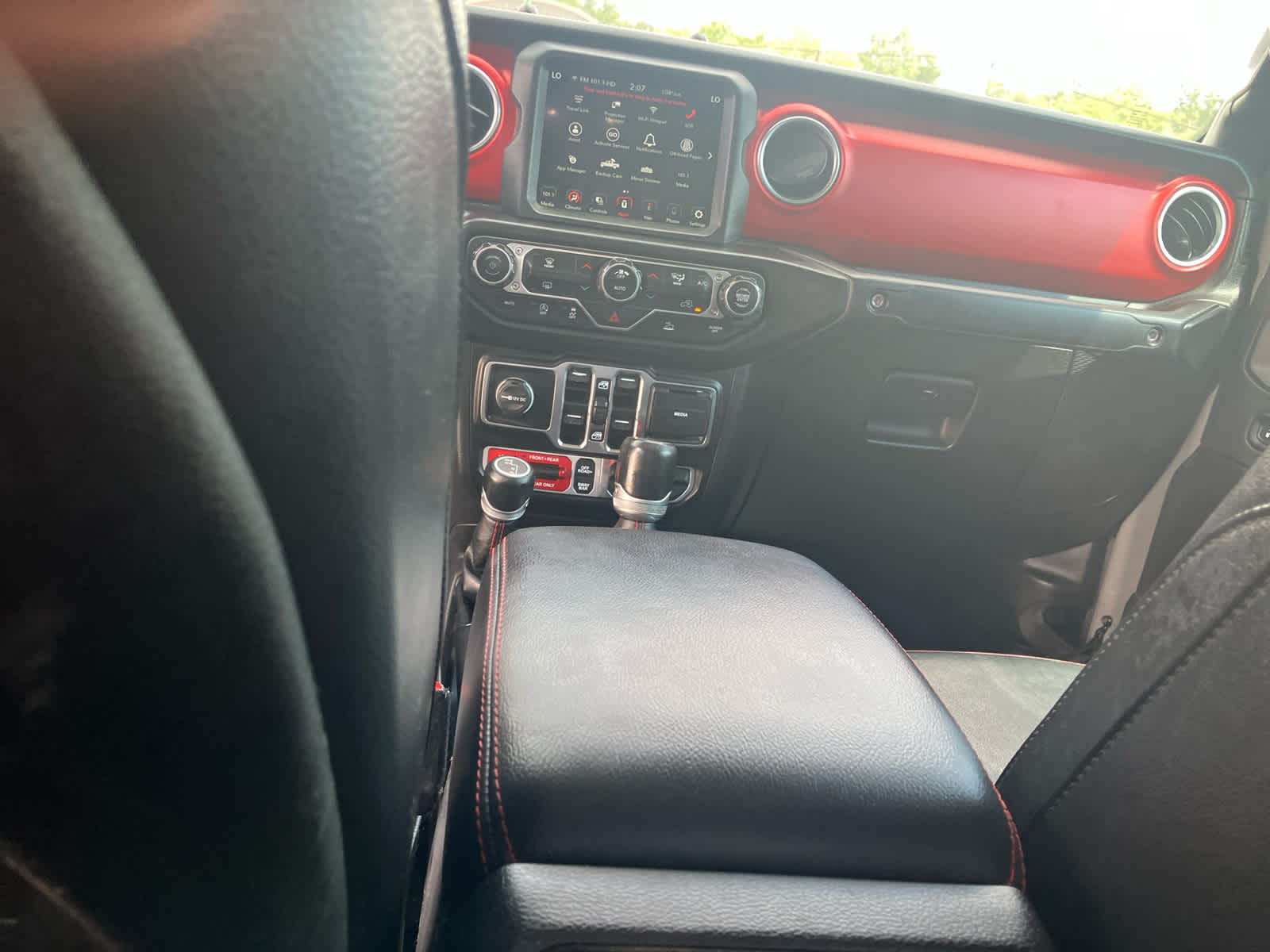 2022 Jeep Gladiator photo 39 of 41