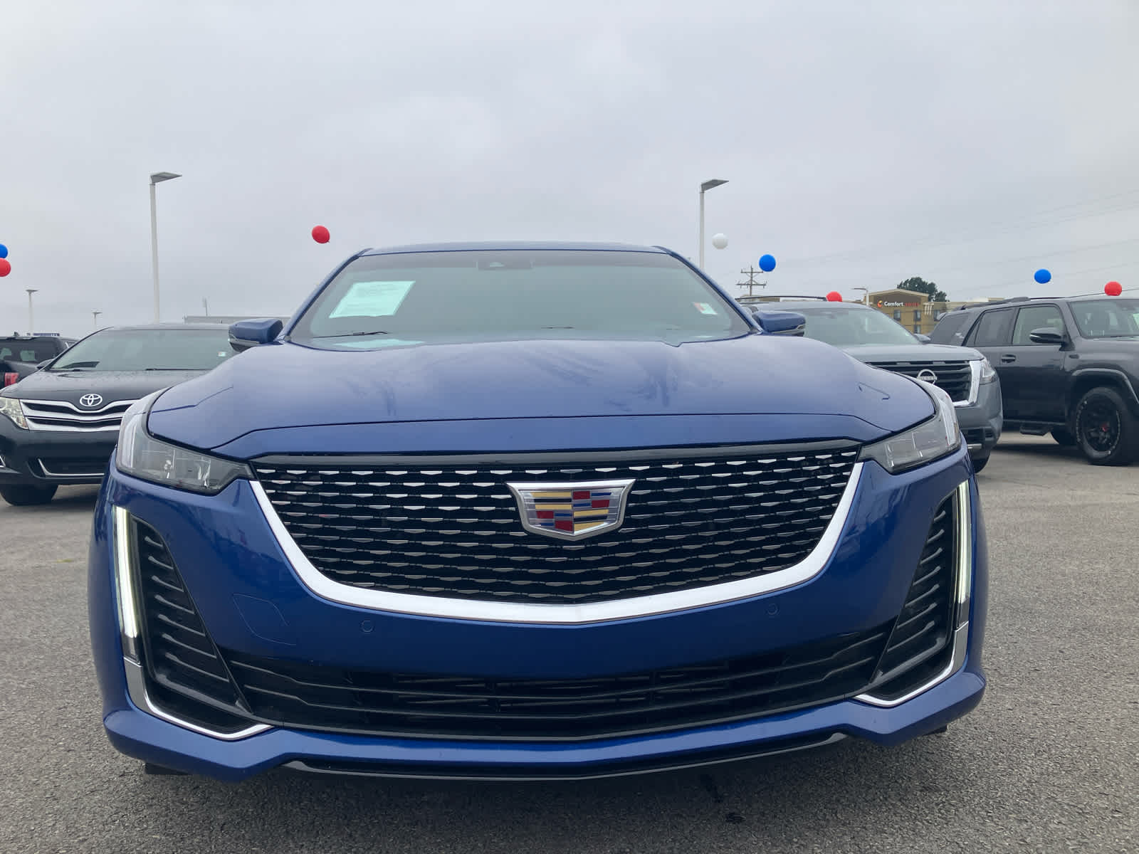 2022 Cadillac CT5 photo 2 of 40