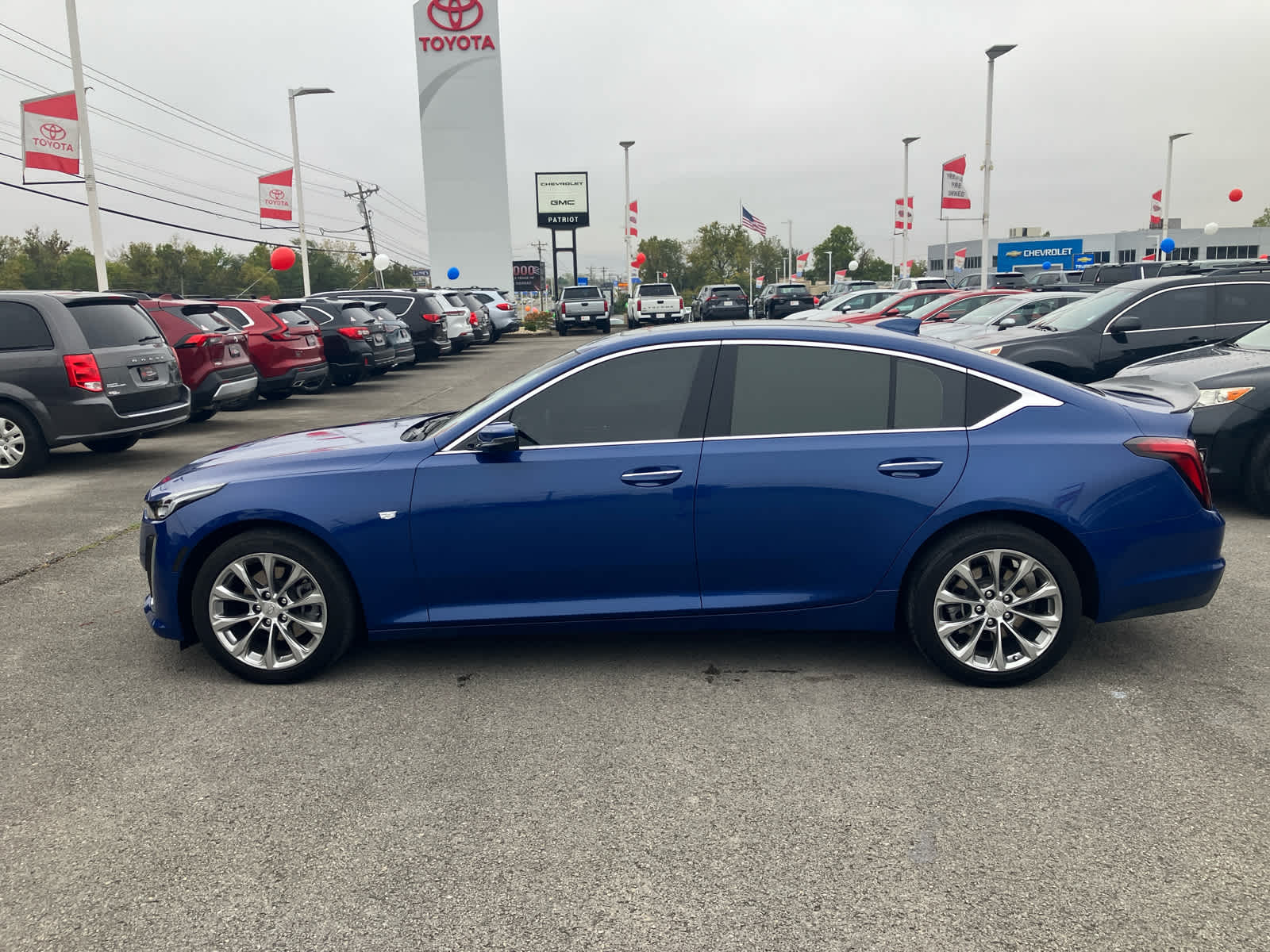 2022 Cadillac CT5 photo 4 of 40