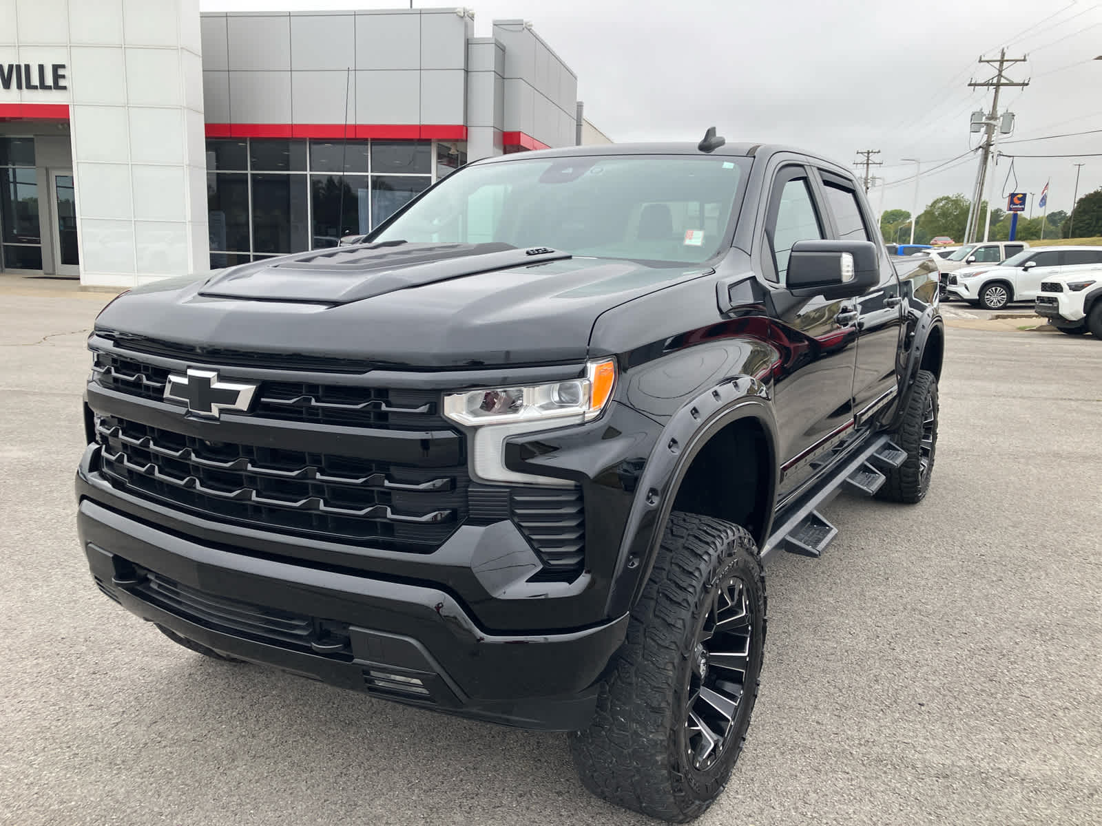 2023 Chevrolet Silverado 1500 photo 3 of 37