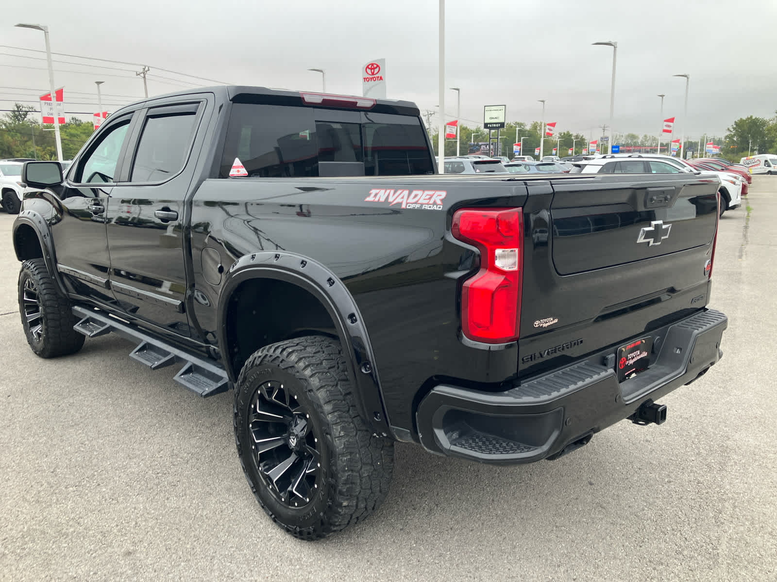 2023 Chevrolet Silverado 1500 photo 5 of 37