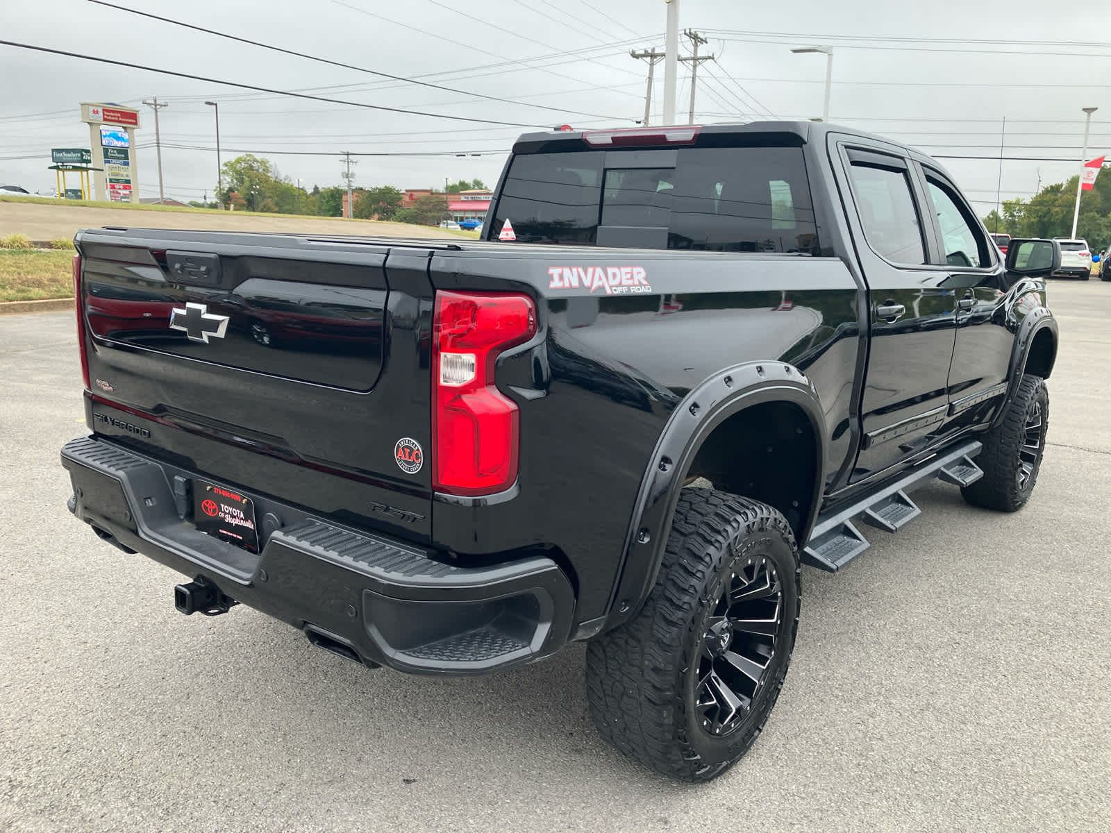 2023 Chevrolet Silverado 1500 photo 7 of 37