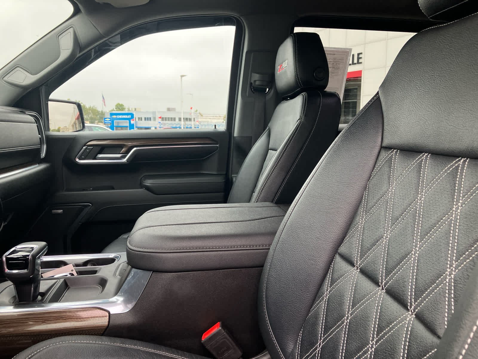 2023 Chevrolet Silverado 1500 photo 10 of 37