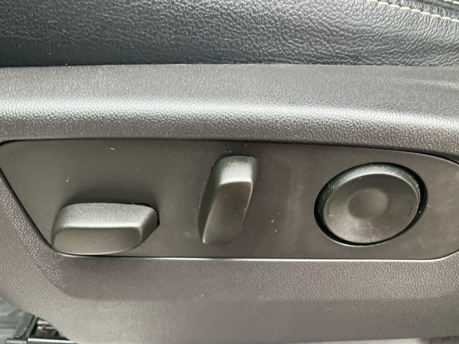 2023 Chevrolet Silverado 1500 photo 11 of 37