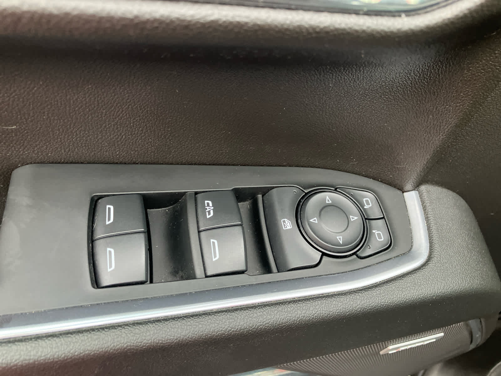 2023 Chevrolet Silverado 1500 photo 13 of 37