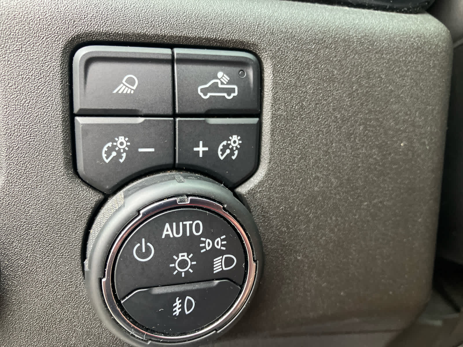 2023 Chevrolet Silverado 1500 photo 16 of 37