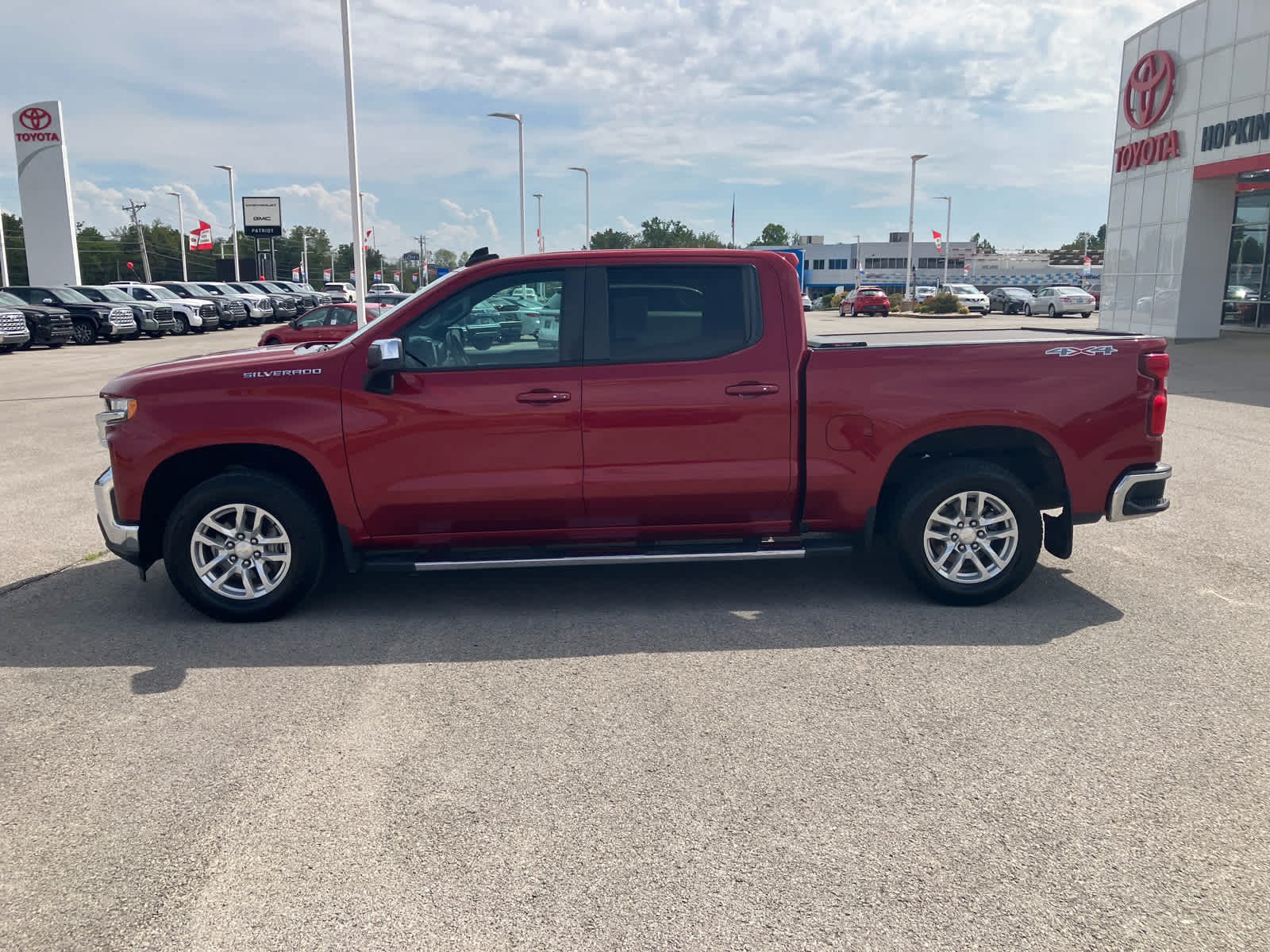2019 Chevrolet Silverado 1500 photo 4 of 37