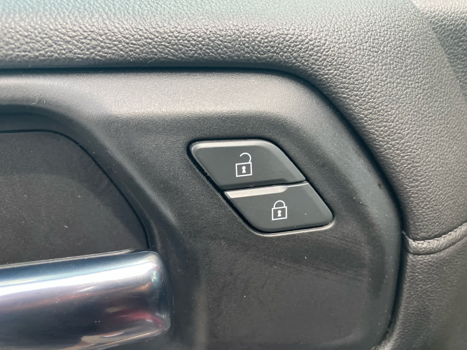2019 Chevrolet Silverado 1500 photo 12 of 37