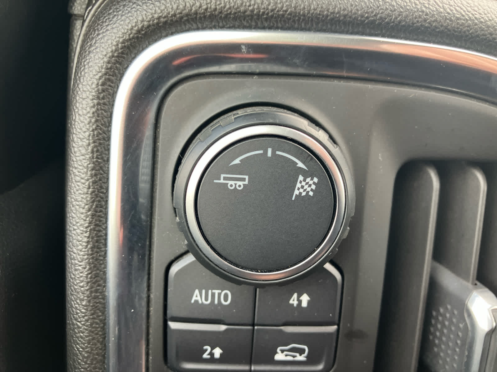 2019 Chevrolet Silverado 1500 photo 14 of 37