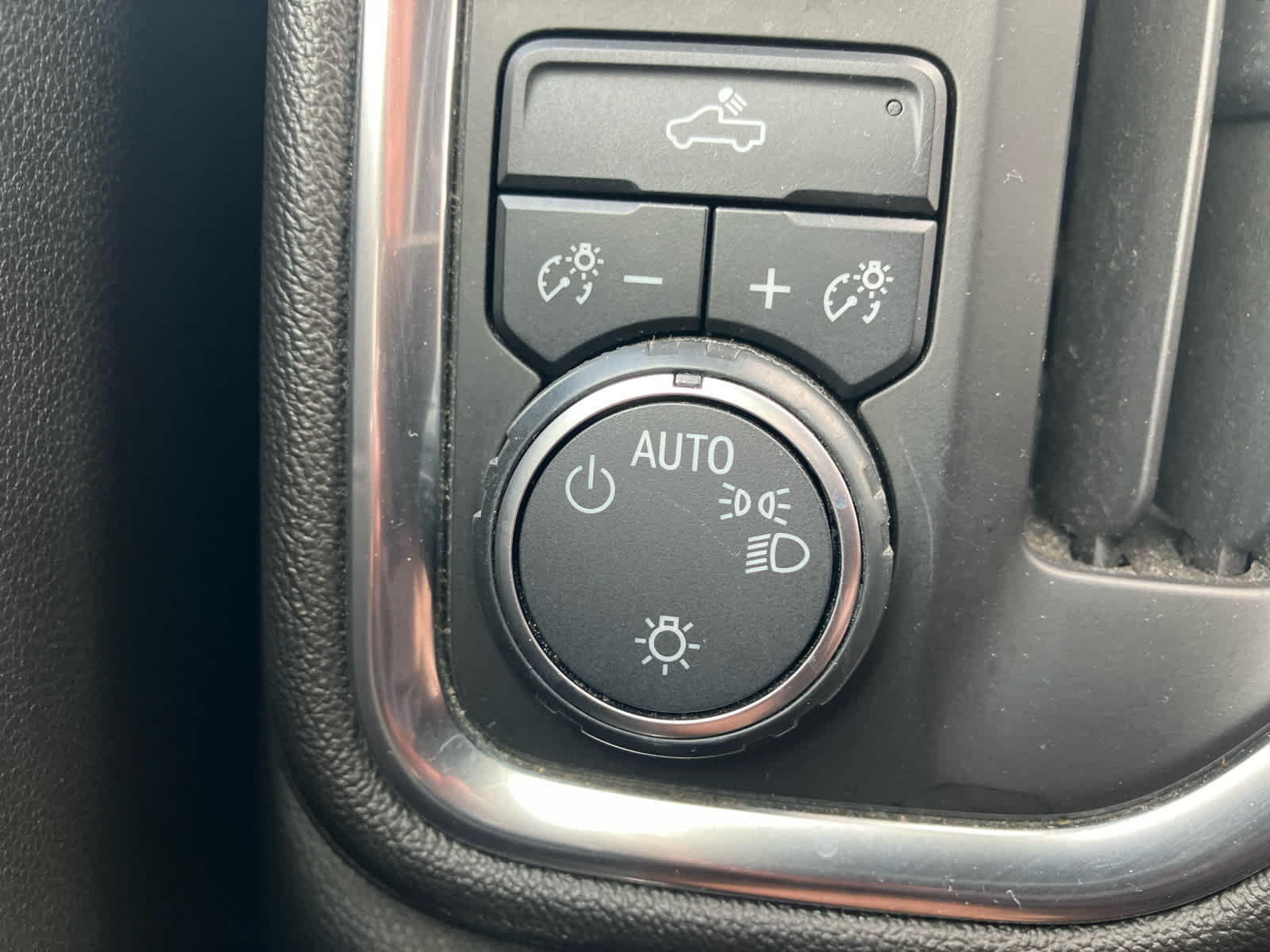 2019 Chevrolet Silverado 1500 photo 15 of 37