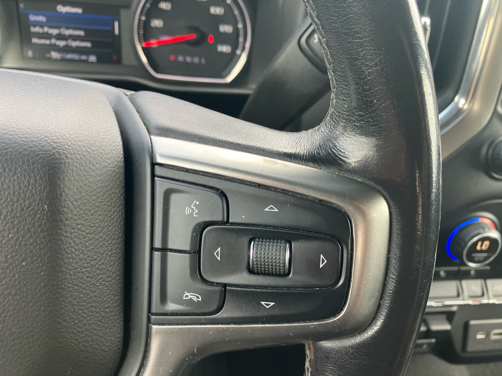2019 Chevrolet Silverado 1500 photo 20 of 37