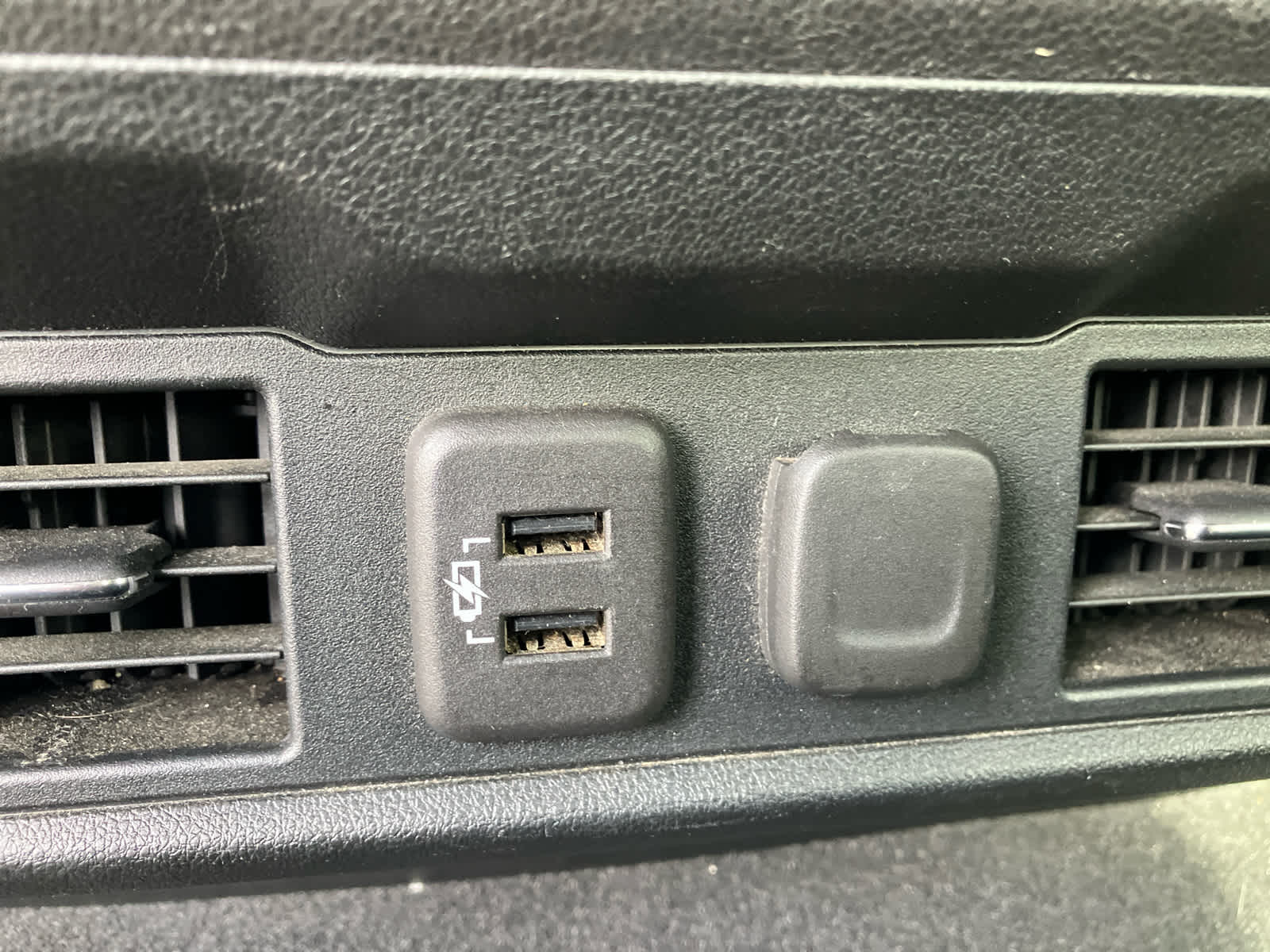 2019 Chevrolet Silverado 1500 photo 35 of 37