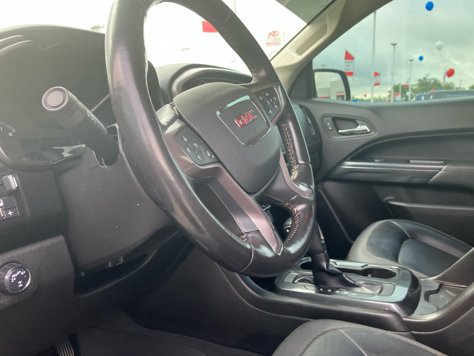 2021 GMC Canyon photo 9 of 35
