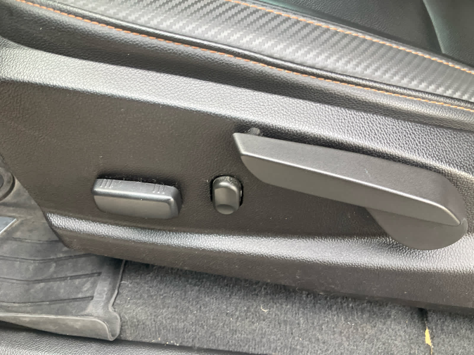 2021 GMC Canyon photo 11 of 35